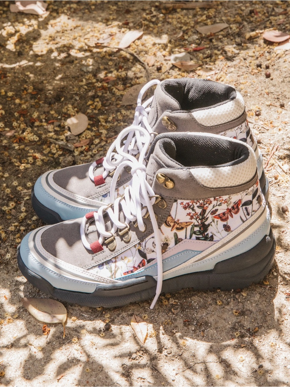 inkkas Floral Winter Hiking Boots - Gray, Light Blue & White